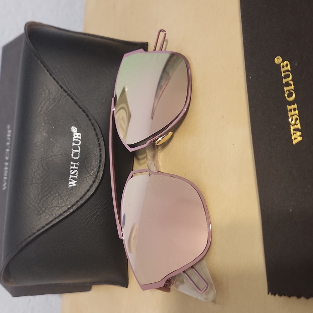 Pink Aviator Sunglasses with Sleek Design Wish Club brand new - Picture 3 of 4